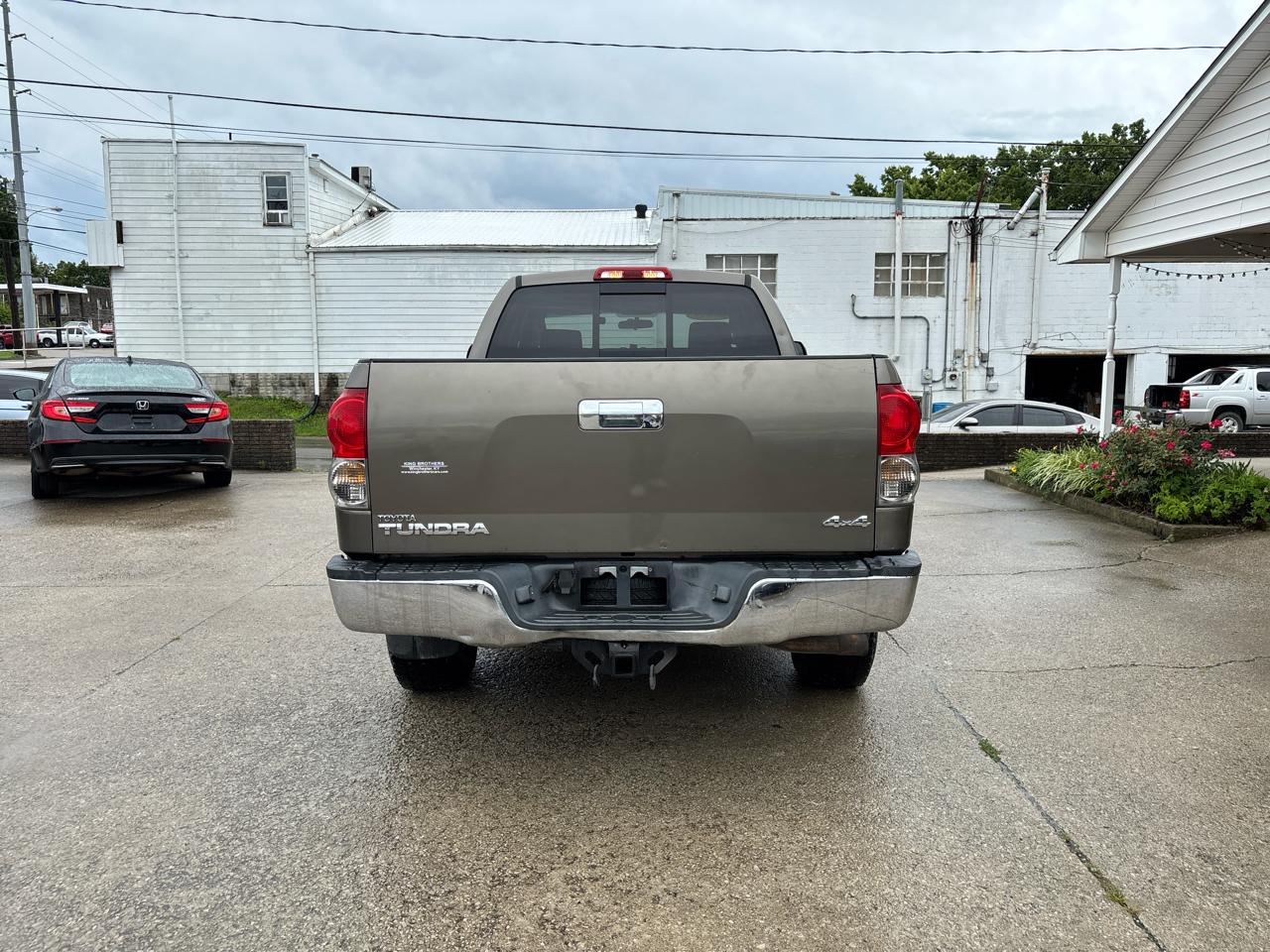Toyota Tundra 4WD Truck Dbl 5.7L V8 6-Spd AT (Natl) 2008