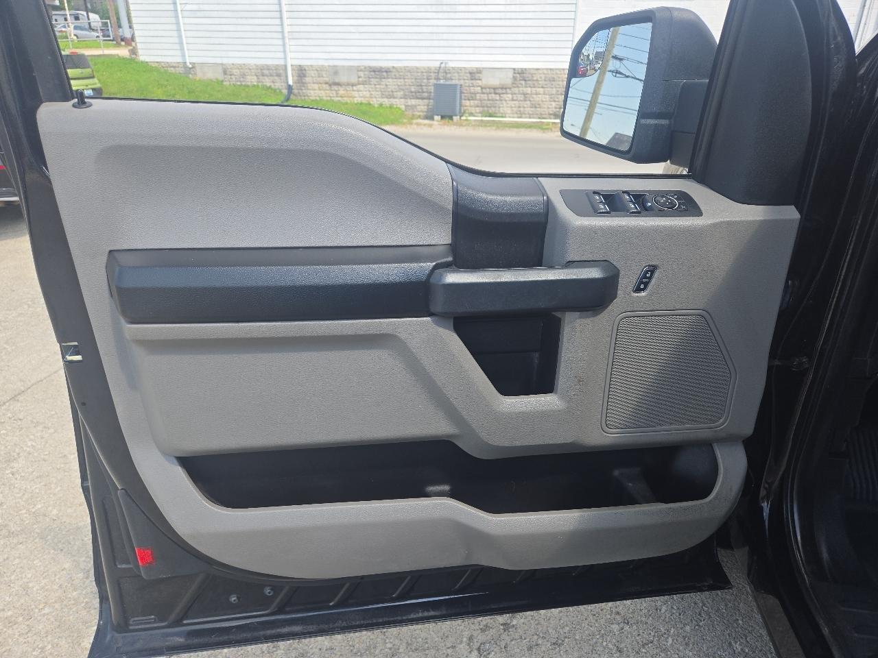 Ford F-150 4WD SuperCab 145" STX 2018