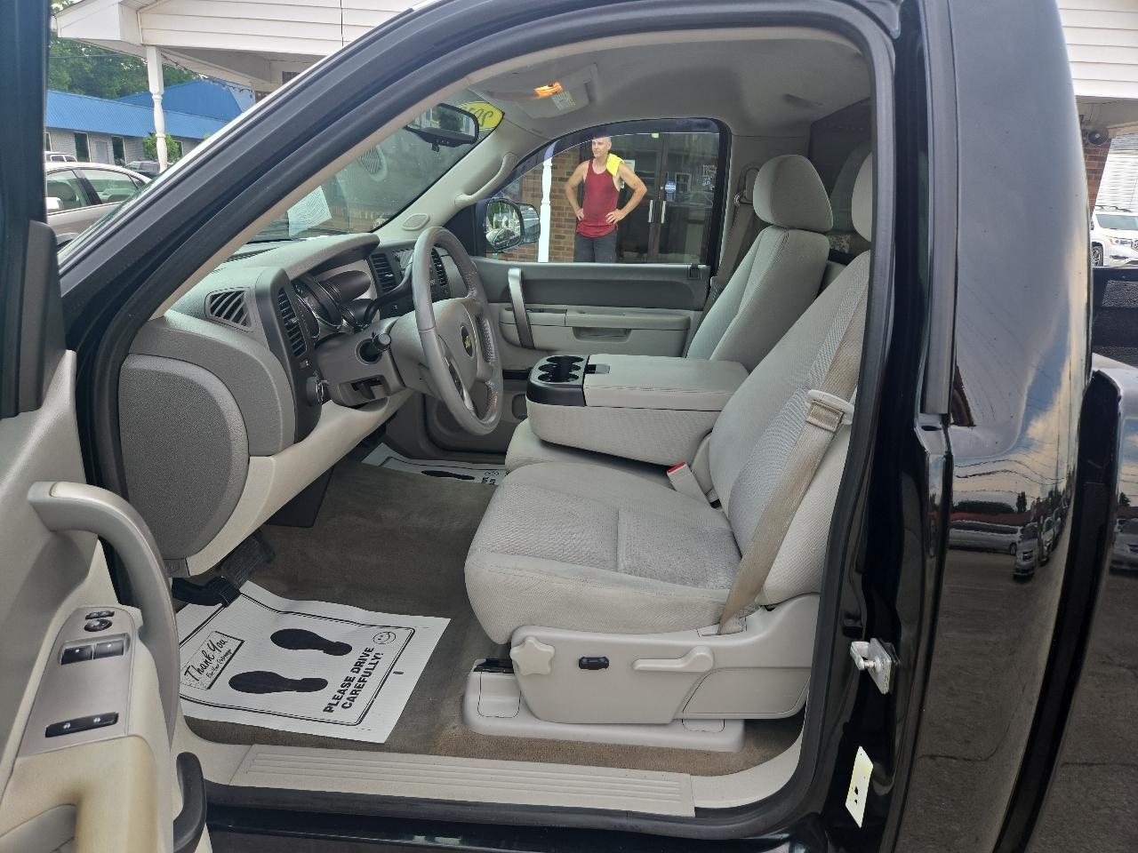 Chevrolet Silverado 1500 4WD Reg Cab 119.0" LT 2013