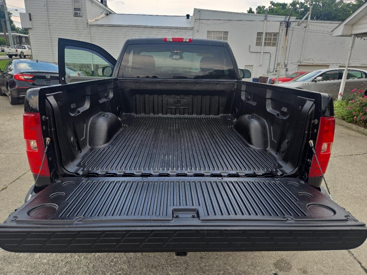 Chevrolet Silverado 1500 4WD Reg Cab 119.0" LT 2013