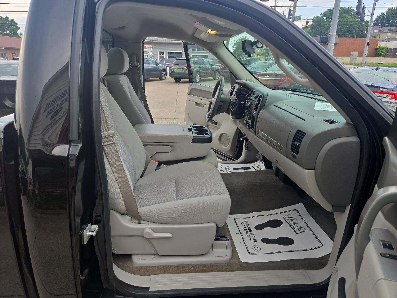 Chevrolet Silverado 1500 4WD Reg Cab 119.0" LT 2013