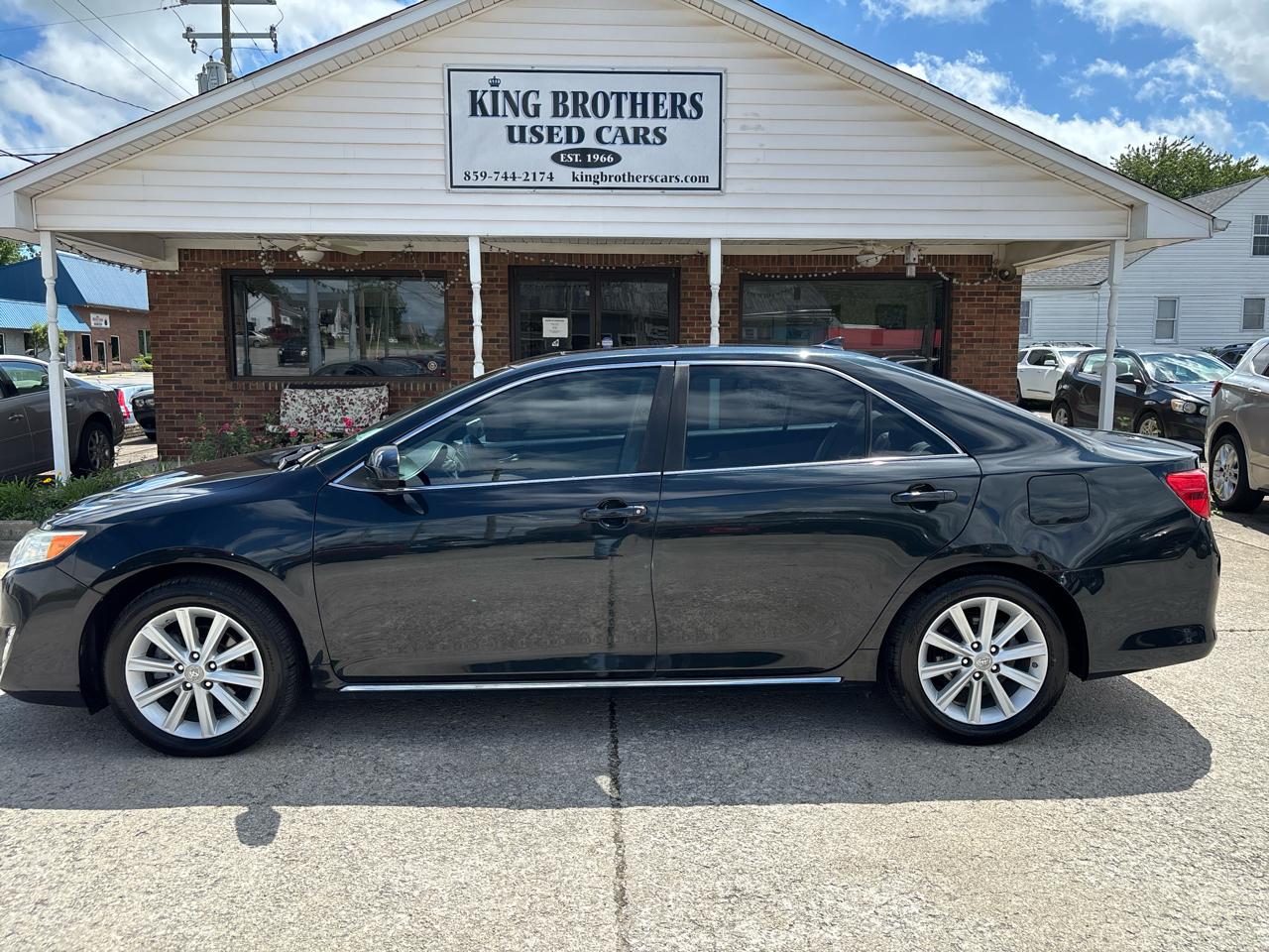 Toyota Camry 4dr Sdn V6 Auto XLE (Natl) 2012