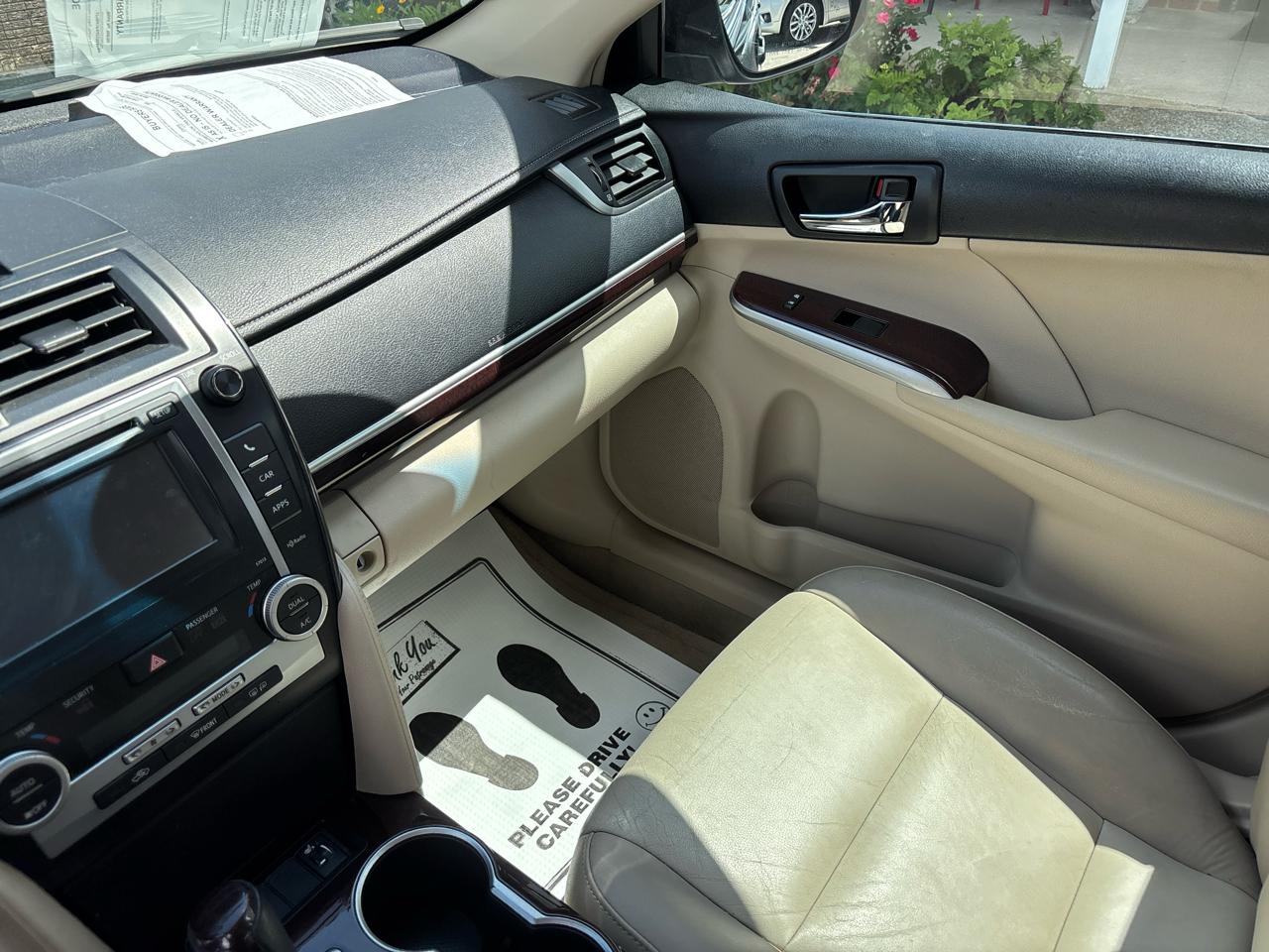 Toyota Camry 4dr Sdn V6 Auto XLE (Natl) 2012