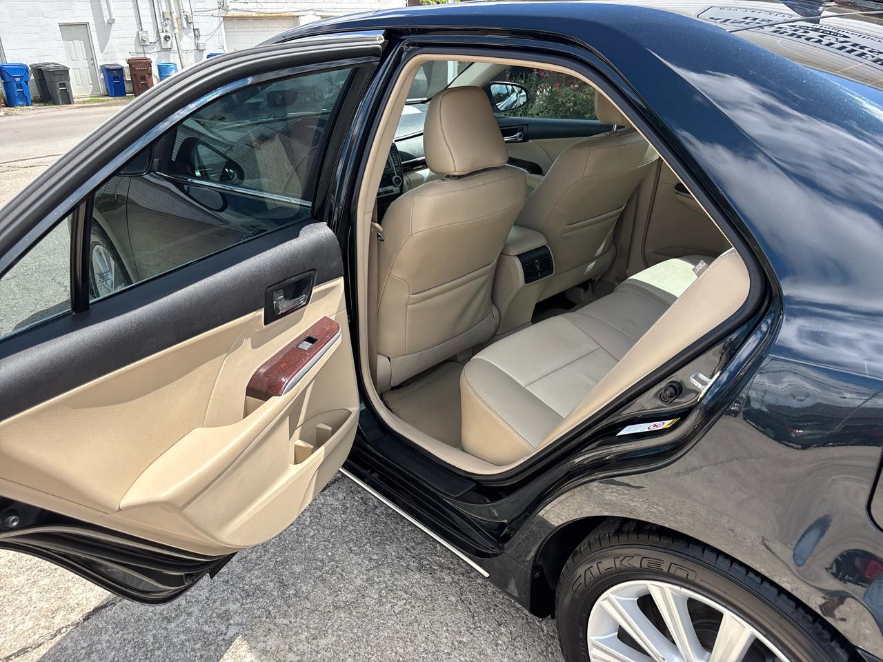 Toyota Camry 4dr Sdn V6 Auto XLE (Natl) 2012