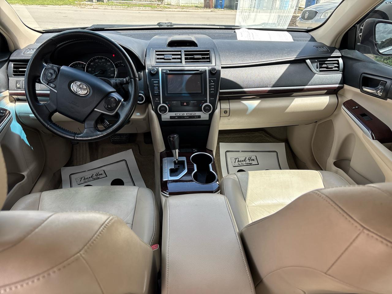 Toyota Camry 4dr Sdn V6 Auto XLE (Natl) 2012