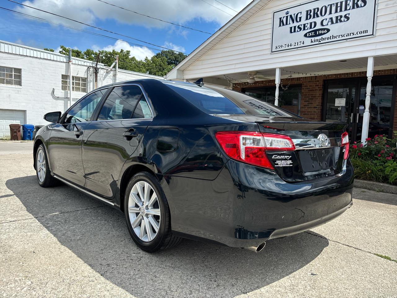 Toyota Camry 4dr Sdn V6 Auto XLE (Natl) 2012