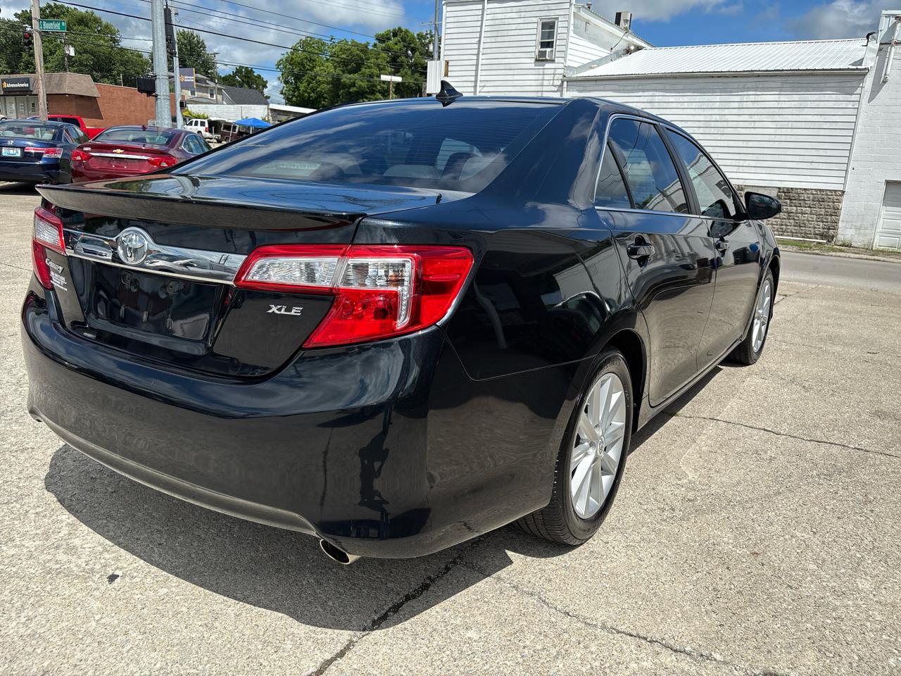 Toyota Camry 4dr Sdn V6 Auto XLE (Natl) 2012