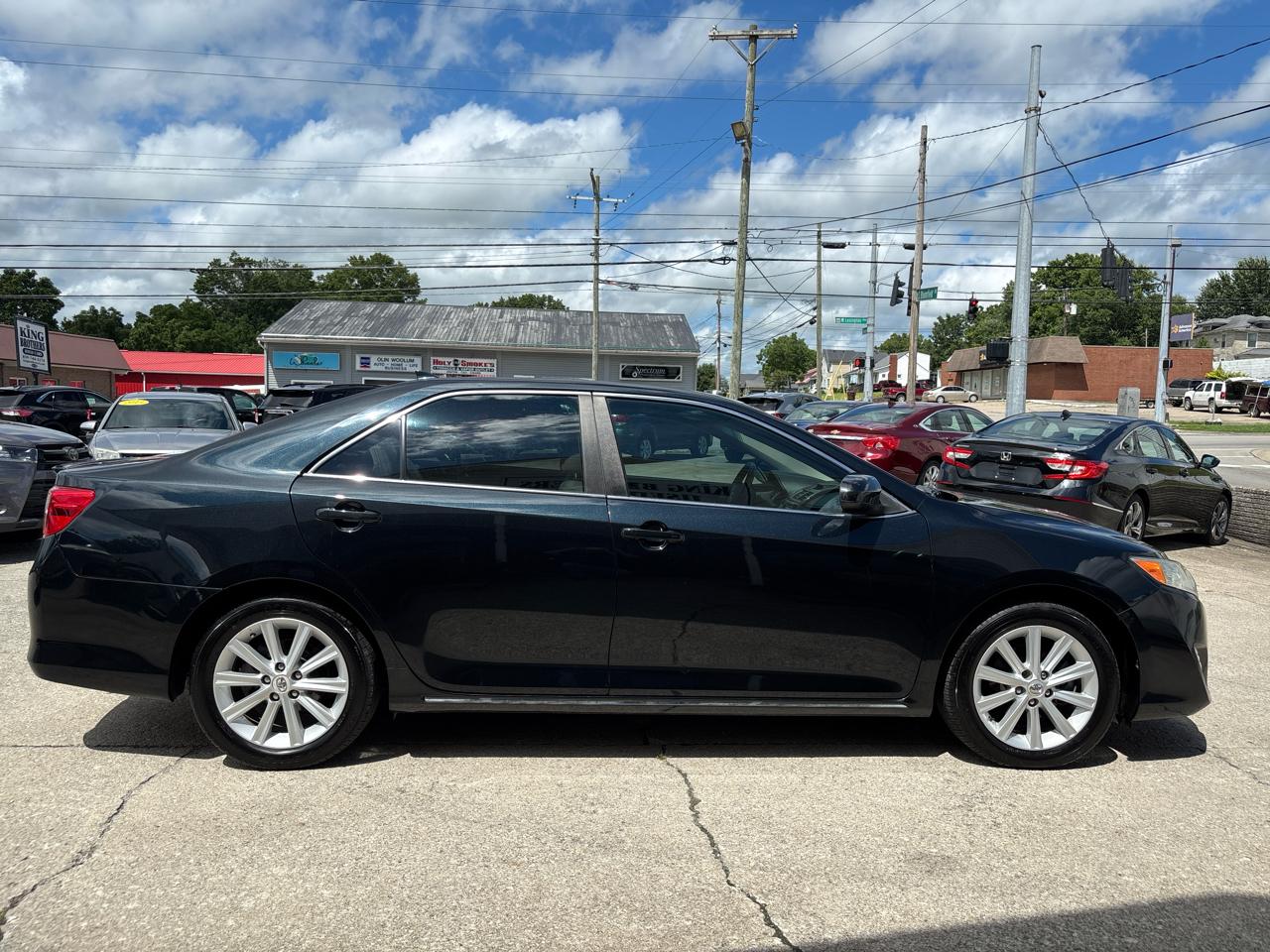 Toyota Camry 4dr Sdn V6 Auto XLE (Natl) 2012