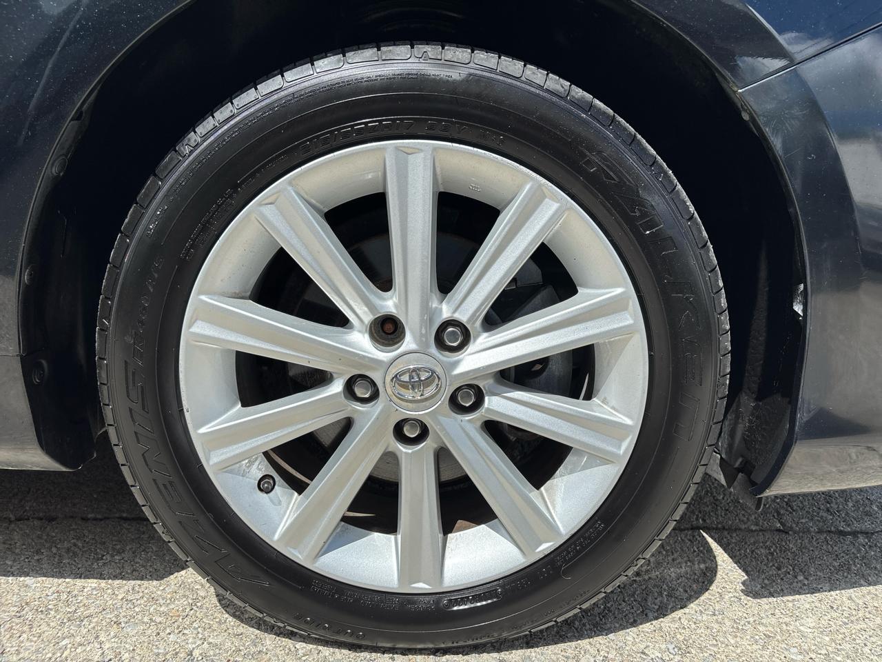 Toyota Camry 4dr Sdn V6 Auto XLE (Natl) 2012