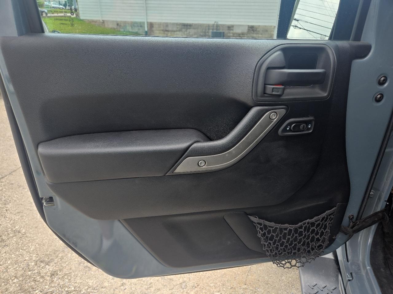 Jeep Wrangler Unlimited 4WD 4dr Sport 2015