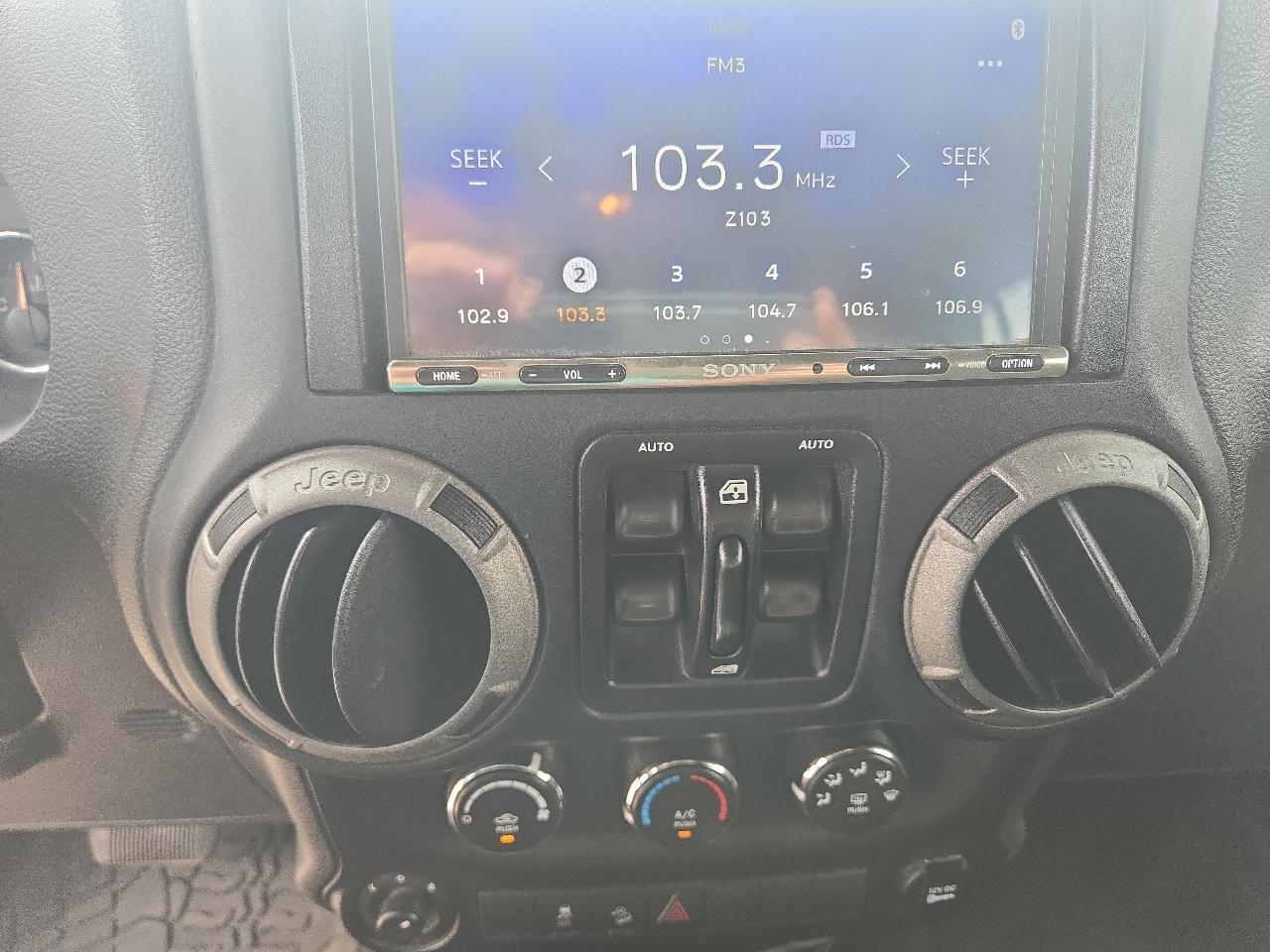 Jeep Wrangler Unlimited 4WD 4dr Sport 2015