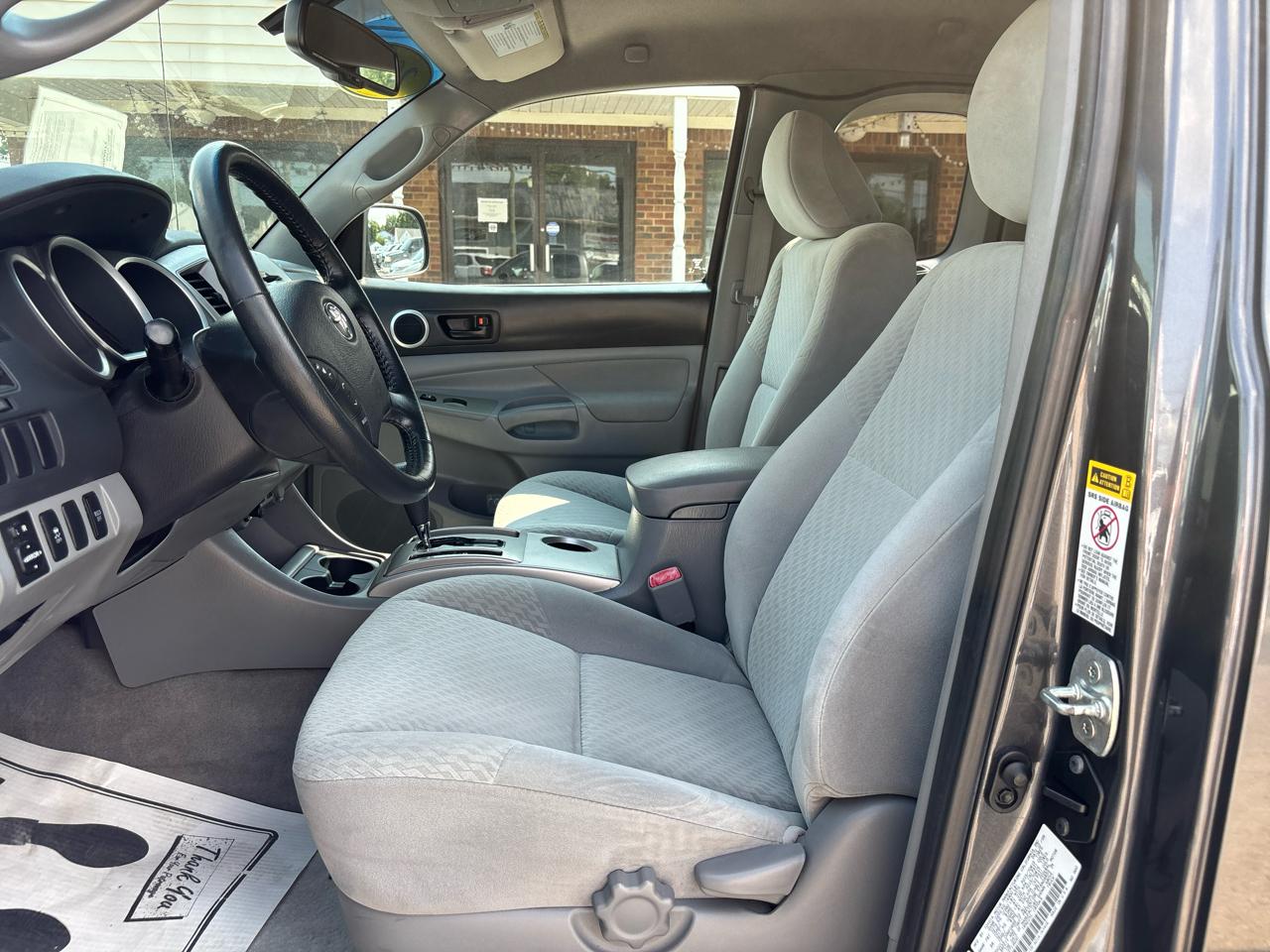 Toyota Tacoma 2WD Access I4 MT (Natl) 2010