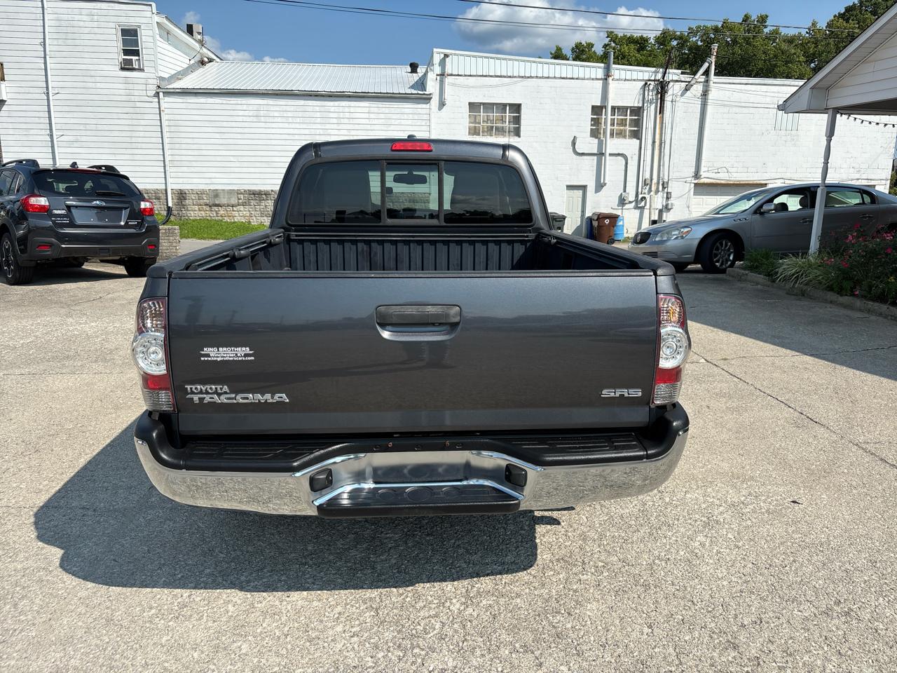 Toyota Tacoma 2WD Access I4 MT (Natl) 2010