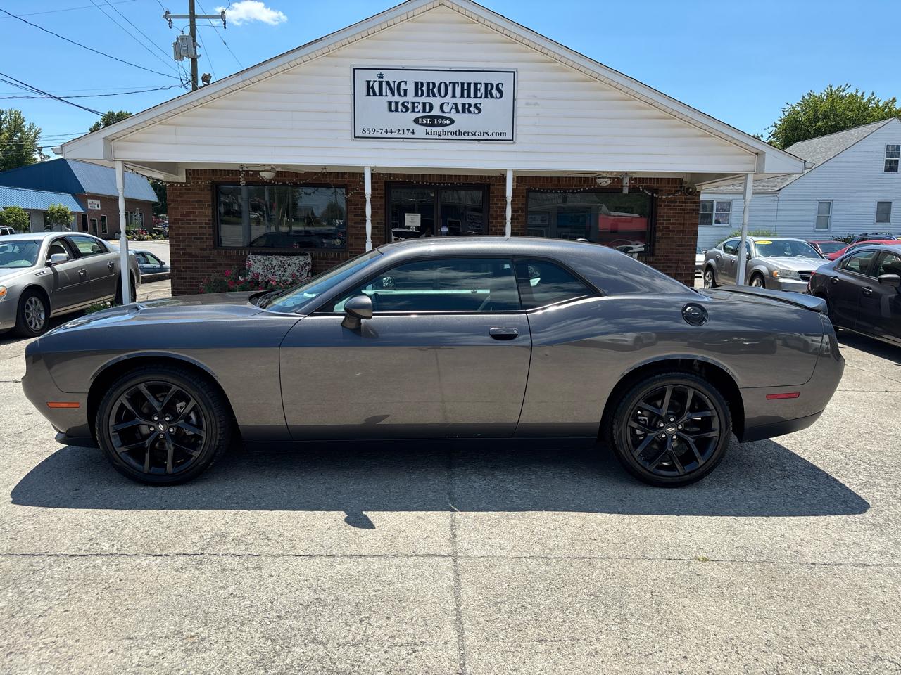 Dodge Challenger SXT RWD 2022