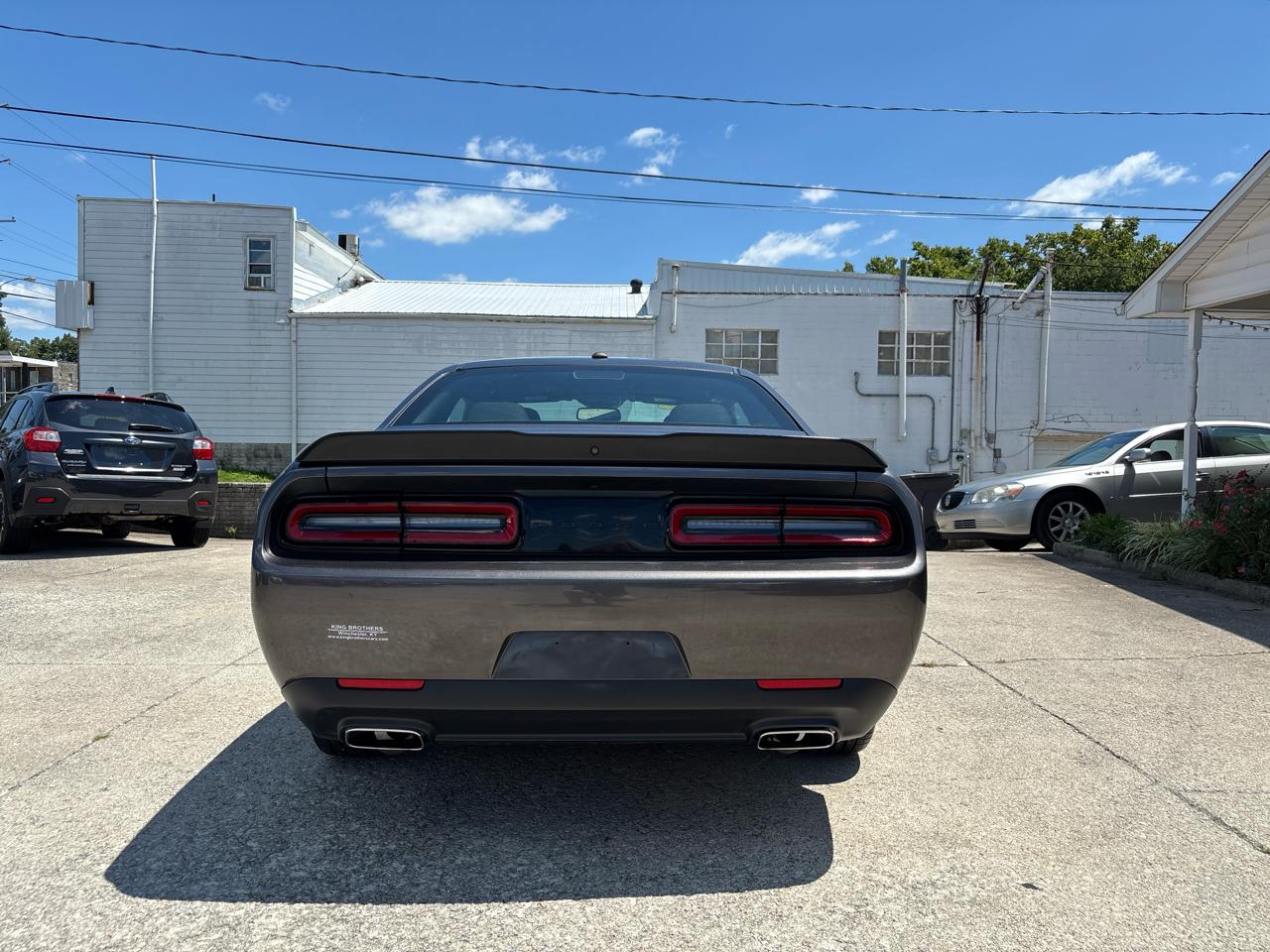 Dodge Challenger SXT RWD 2022