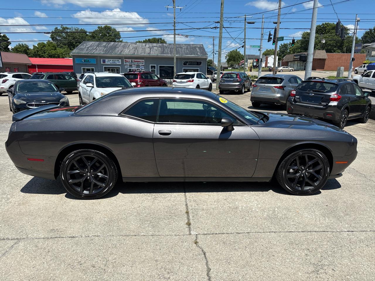 Dodge Challenger SXT RWD 2022