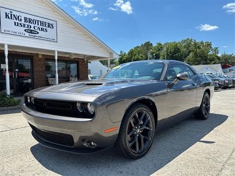 2022 Dodge Challenger SXT RWD