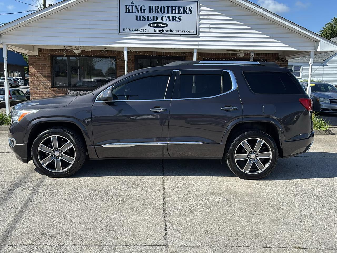 GMC Acadia AWD 4dr Denali 2017