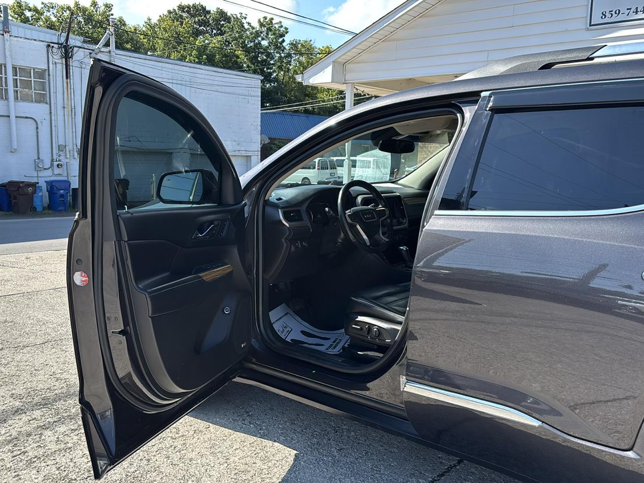 GMC Acadia AWD 4dr Denali 2017