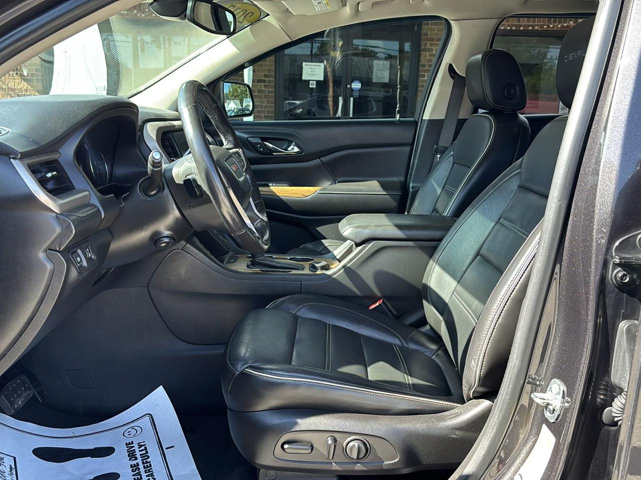 GMC Acadia AWD 4dr Denali 2017