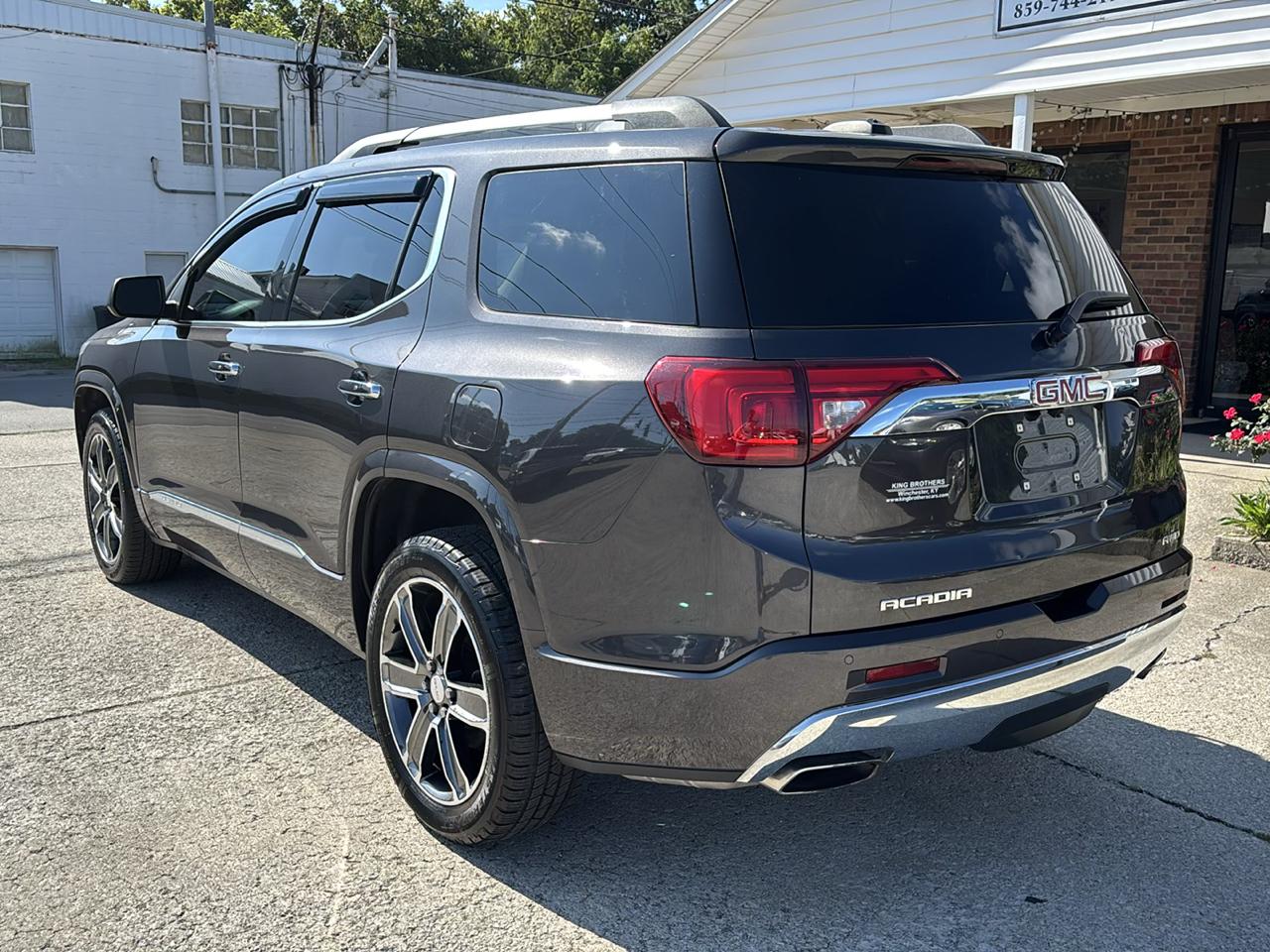GMC Acadia AWD 4dr Denali 2017