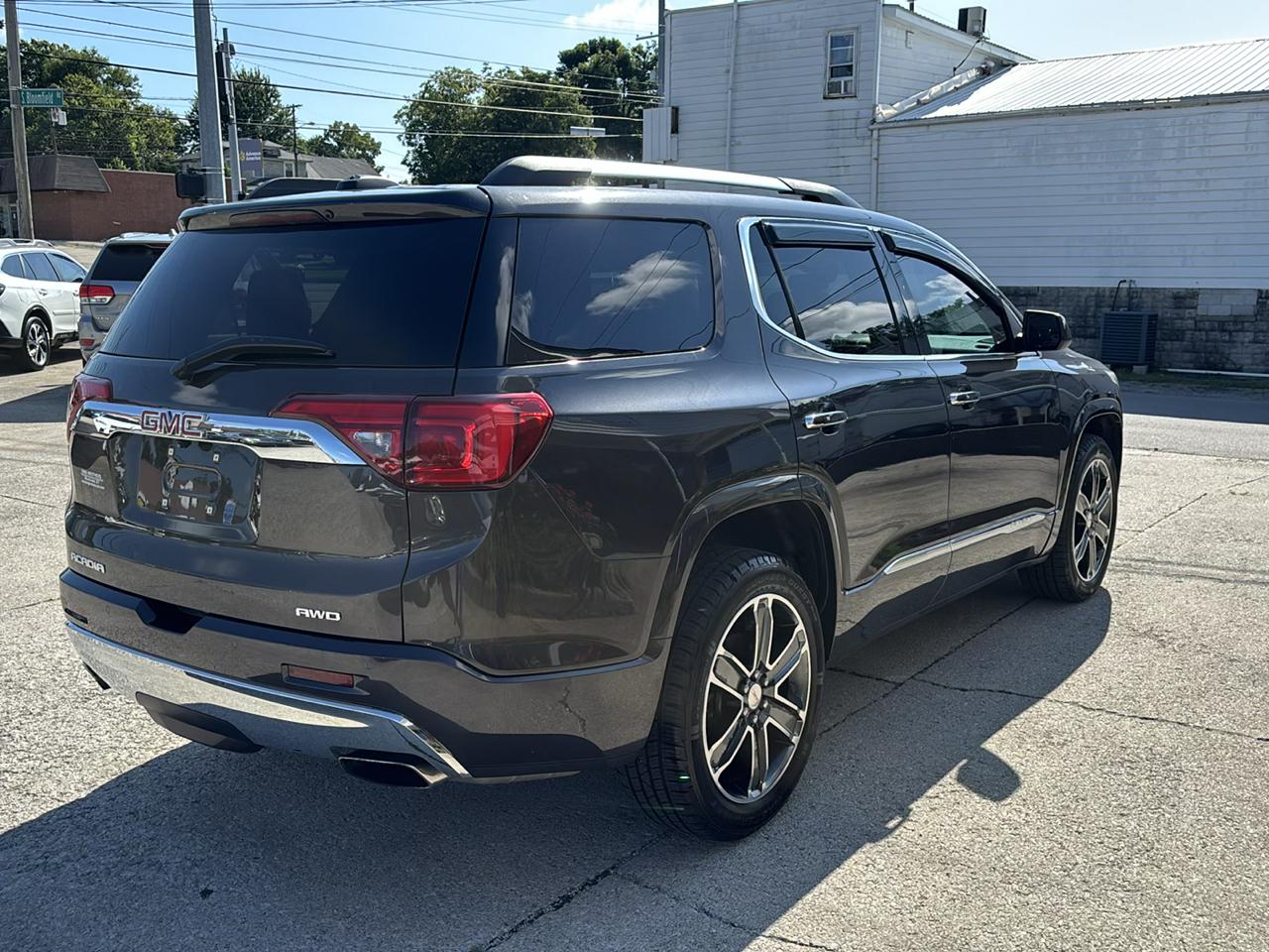 GMC Acadia AWD 4dr Denali 2017