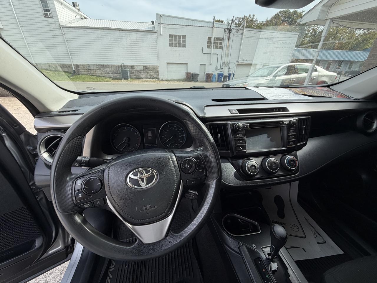 Toyota RAV4 LE AWD (Natl) 2018