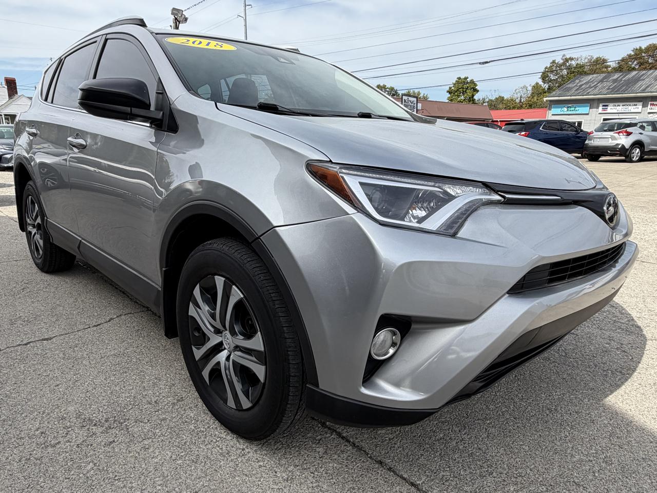 Toyota RAV4 LE AWD (Natl) 2018