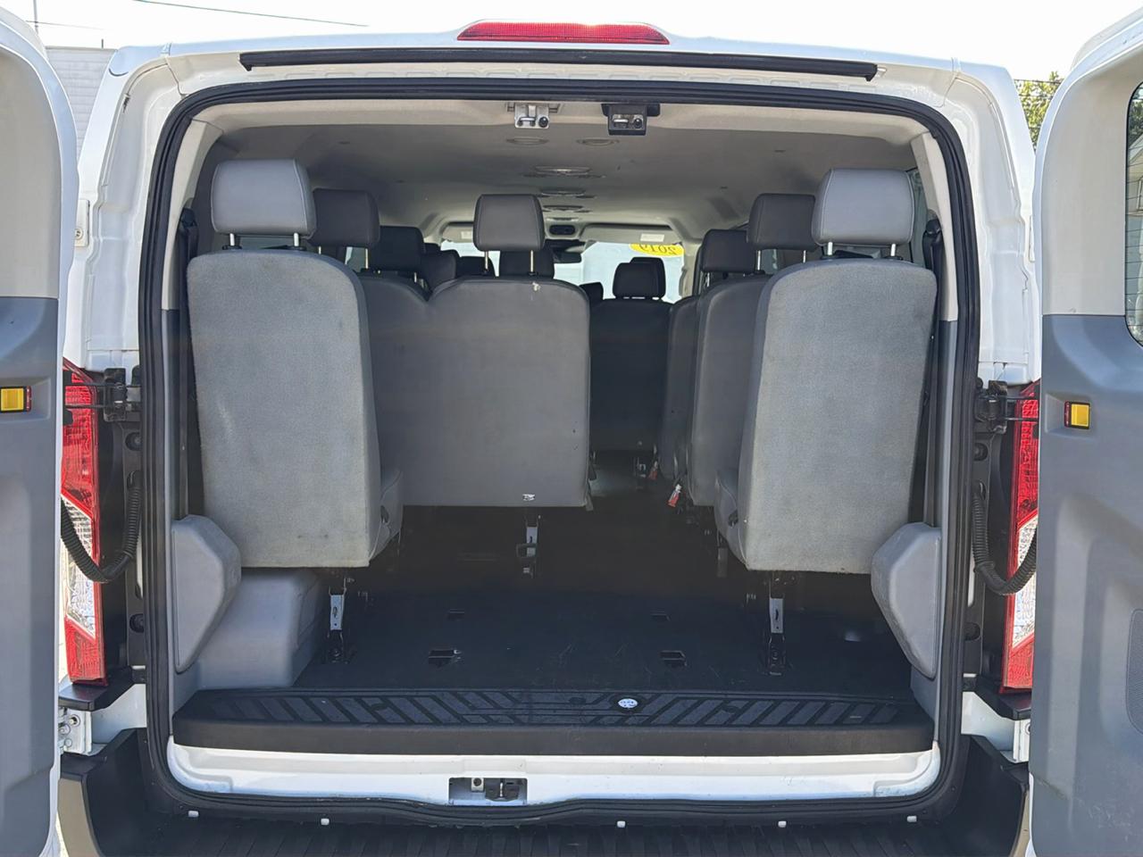 Ford Transit Passenger Wagon T-350 148" Low Roof XLT Sliding RH Dr 2019
