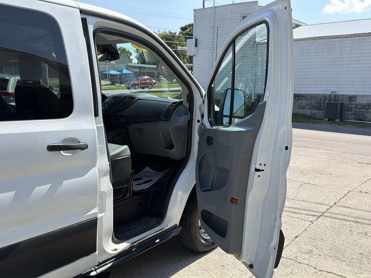 Ford Transit Passenger Wagon T-350 148" Low Roof XLT Sliding RH Dr 2019