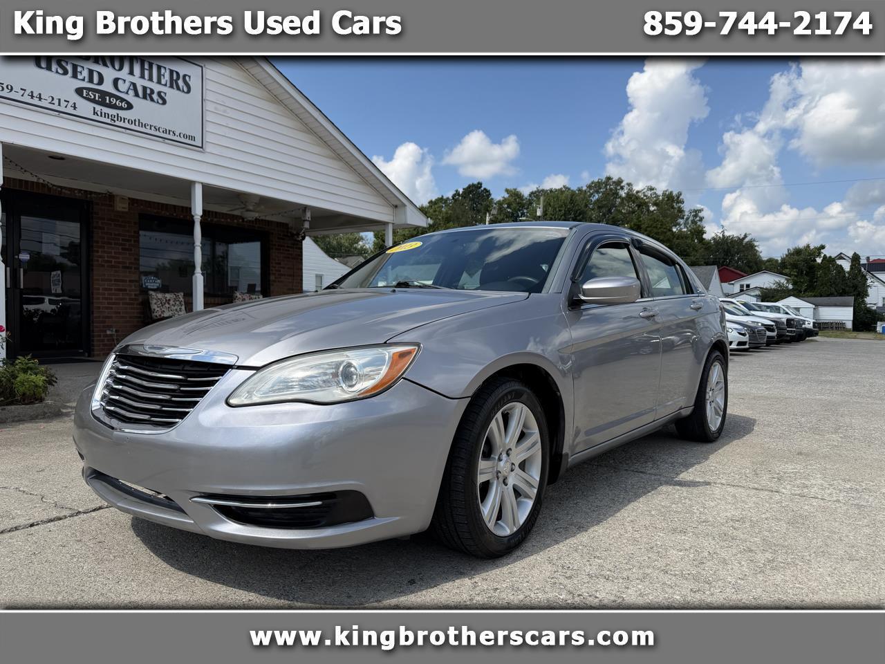 2013 Chrysler 200 4dr Sdn LX
