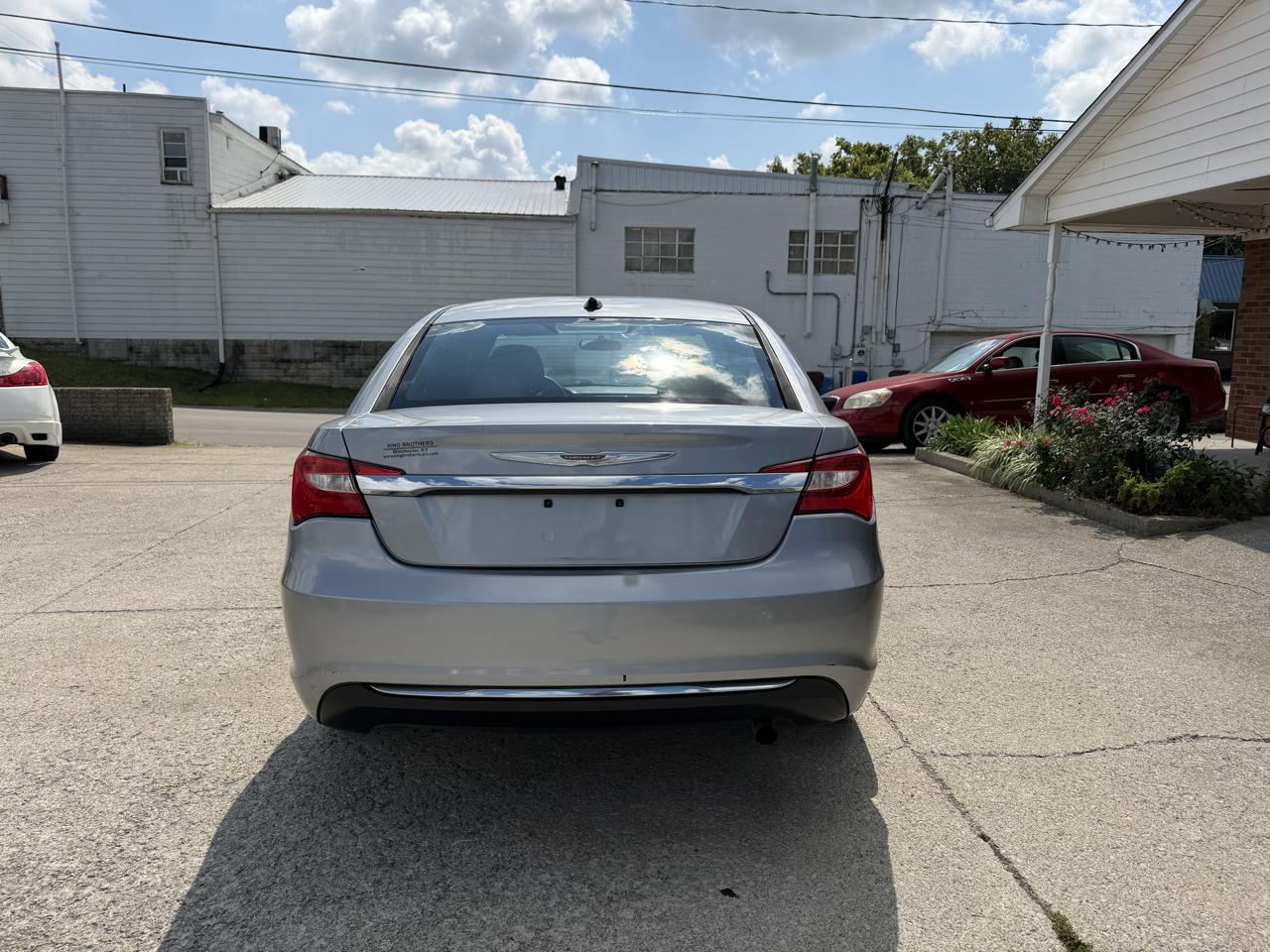 Chrysler 200 4dr Sdn LX 2013