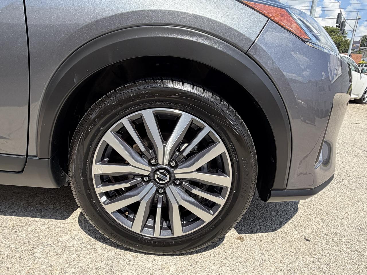 Nissan Kicks SV FWD 2021