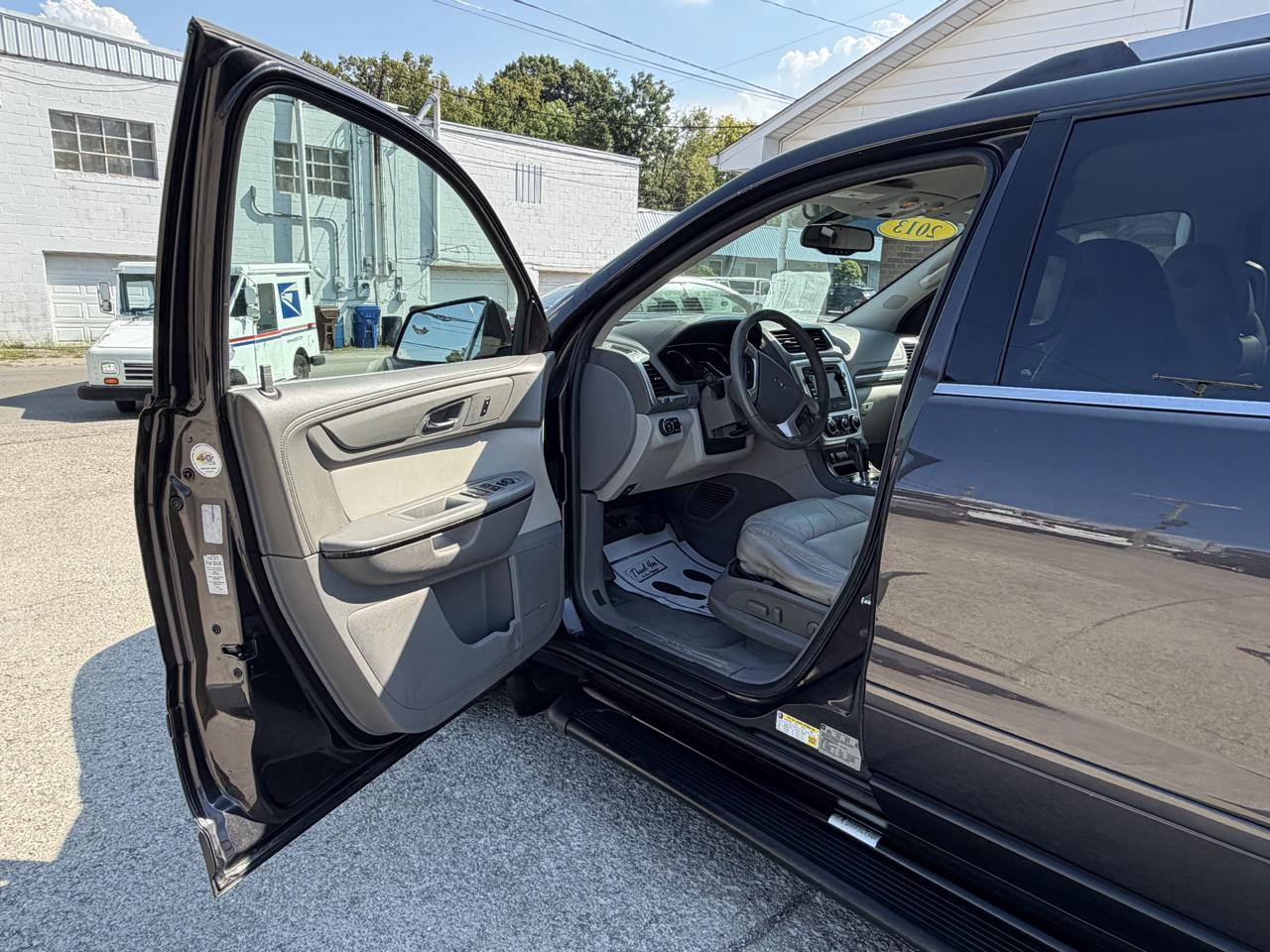 GMC Acadia FWD 4dr SLT w/SLT-1 2013