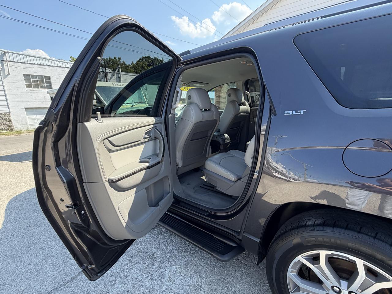 GMC Acadia FWD 4dr SLT w/SLT-1 2013