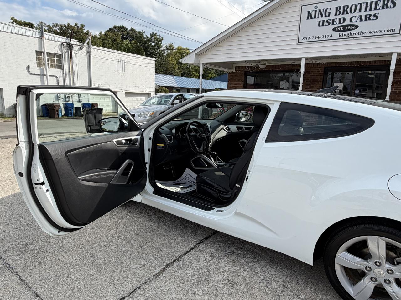 Hyundai Veloster 3dr Cpe Auto w/Black Int 2014