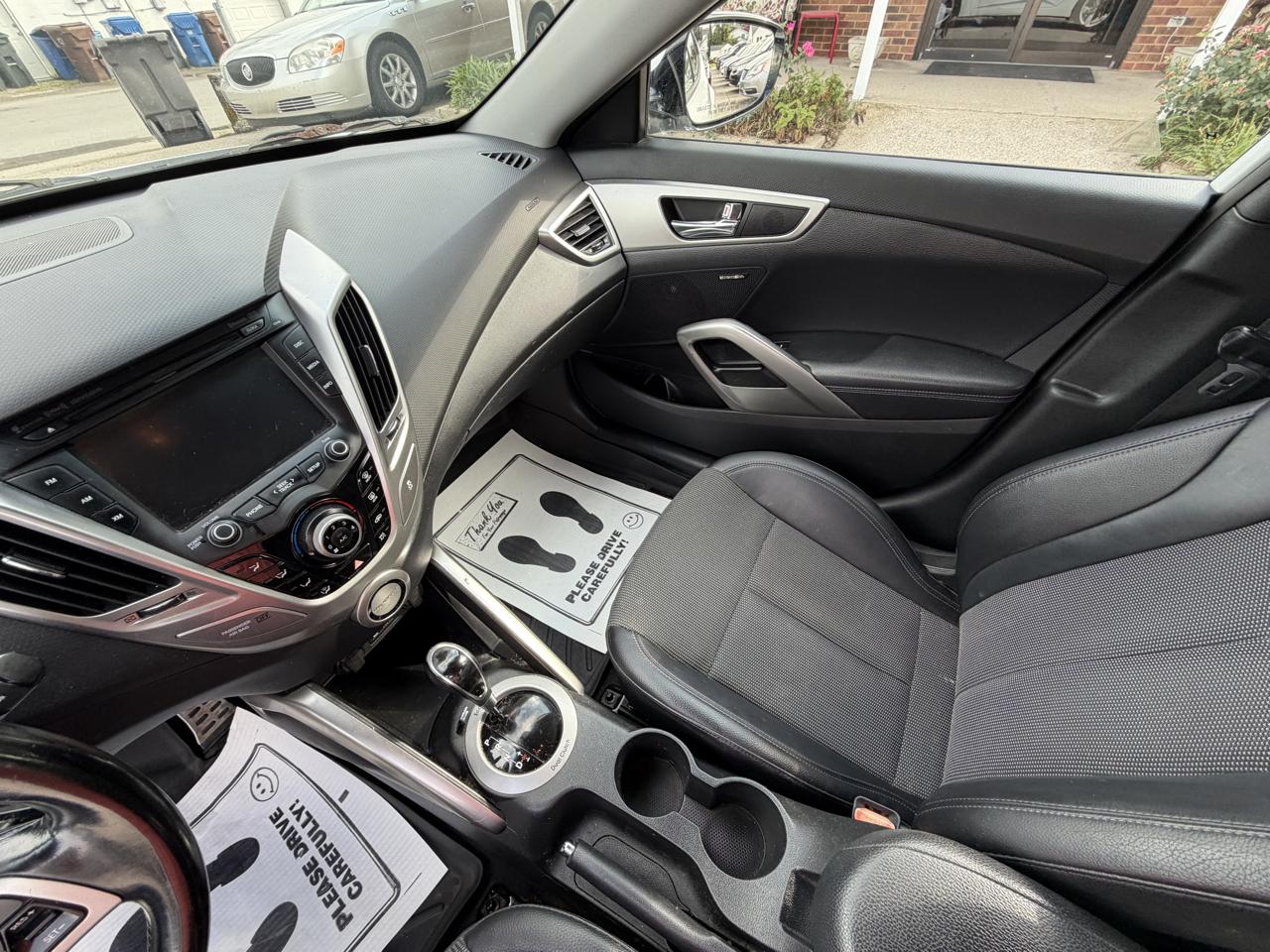 Hyundai Veloster 3dr Cpe Auto w/Black Int 2014