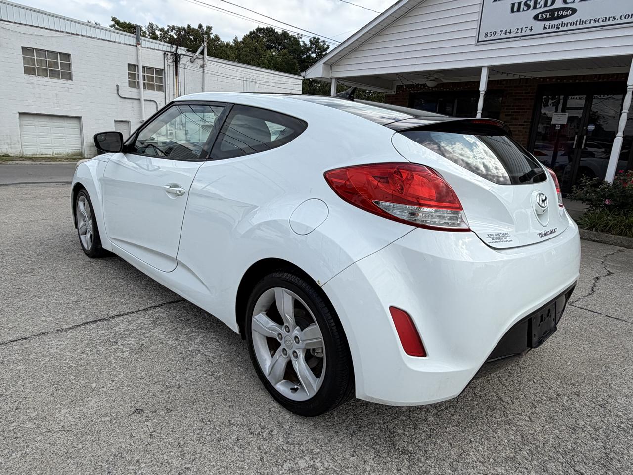Hyundai Veloster 3dr Cpe Auto w/Black Int 2014