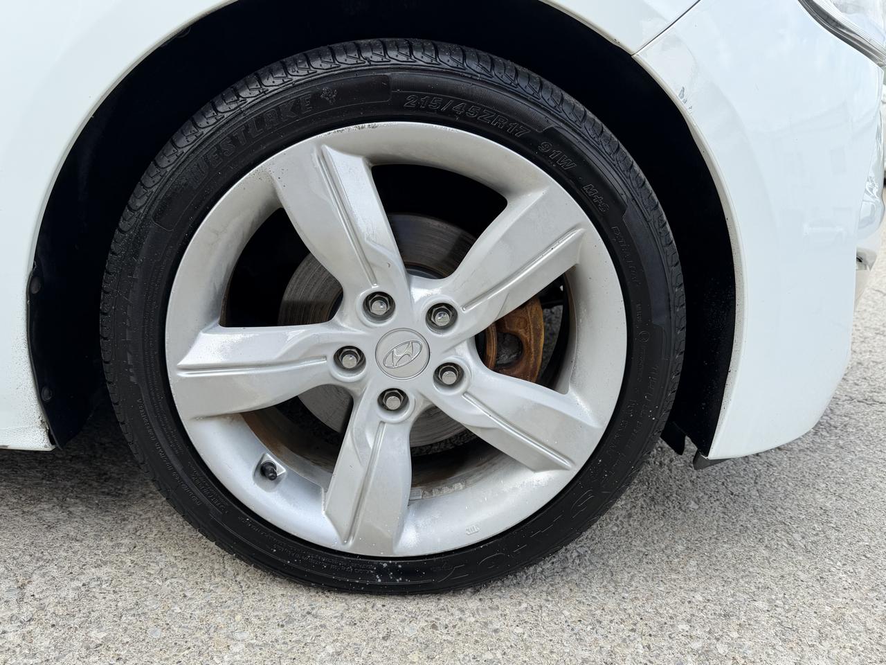Hyundai Veloster 3dr Cpe Auto w/Black Int 2014