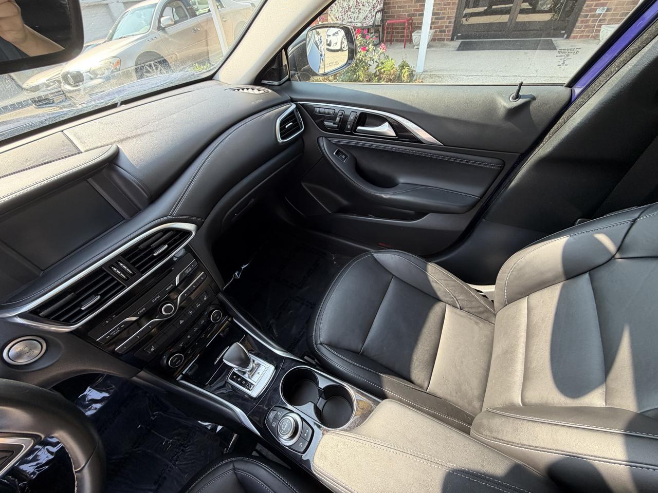 Infiniti QX30 Premium AWD 2018