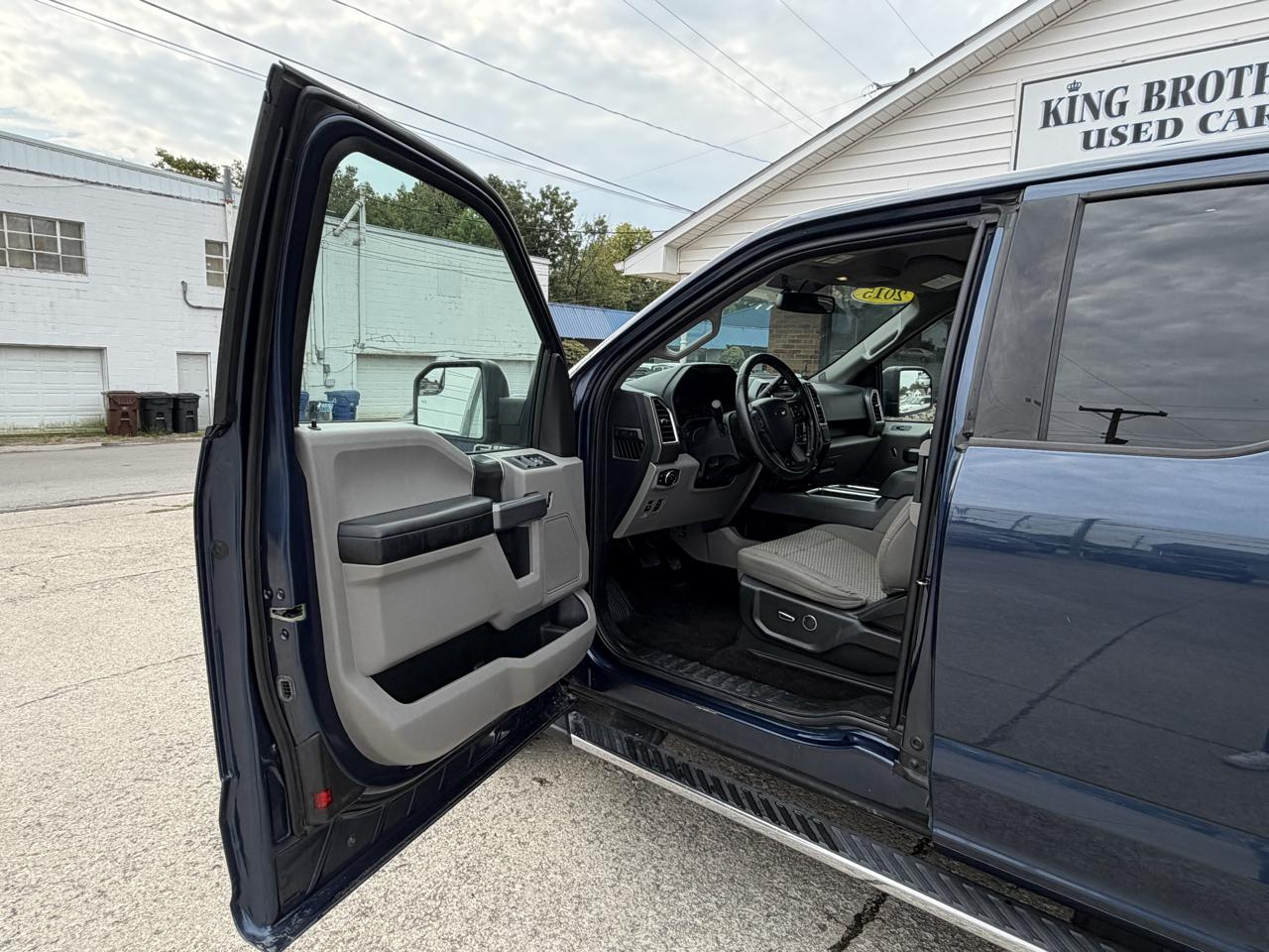 Ford F-150 4WD SuperCab 145" Lariat 2015