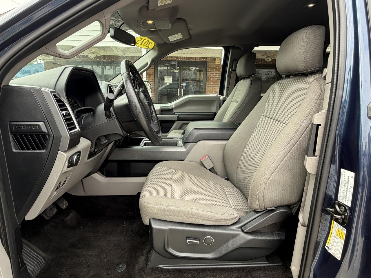 Ford F-150 4WD SuperCab 145" Lariat 2015