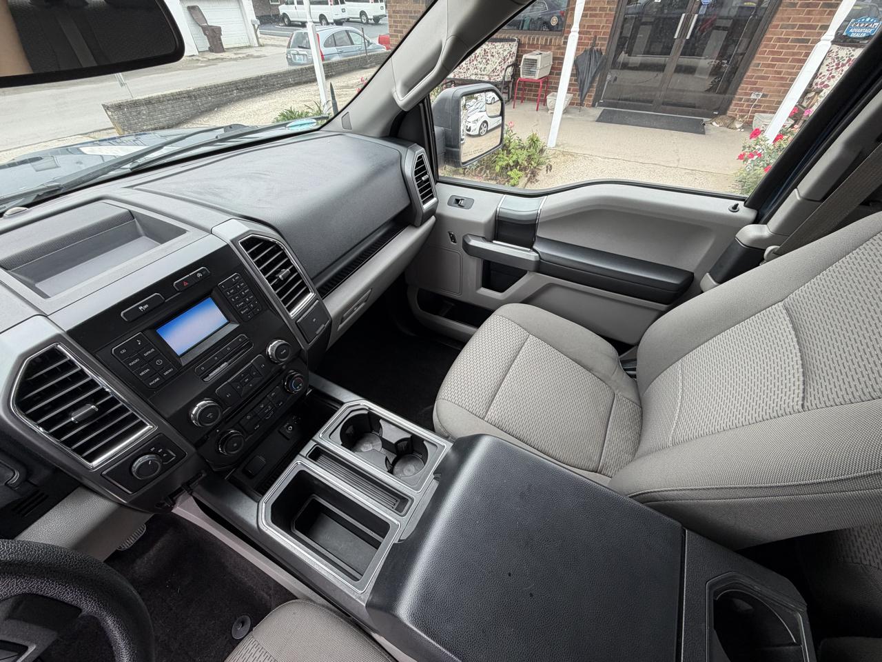 Ford F-150 4WD SuperCab 145" Lariat 2015