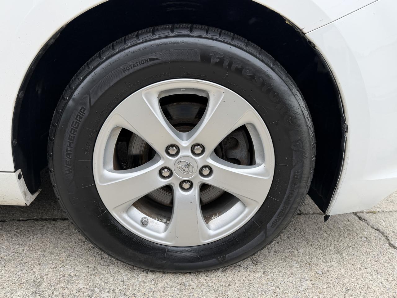 Toyota Sienna 5dr 8-Pass Van LE FWD (Natl) 2016