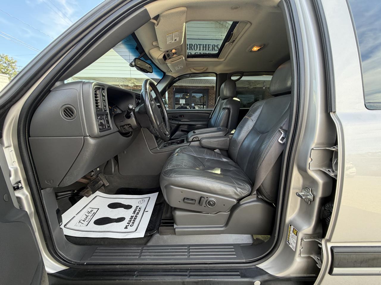 Chevrolet Avalanche 1500 5dr Crew Cab 130" WB 4WD Z71 2004