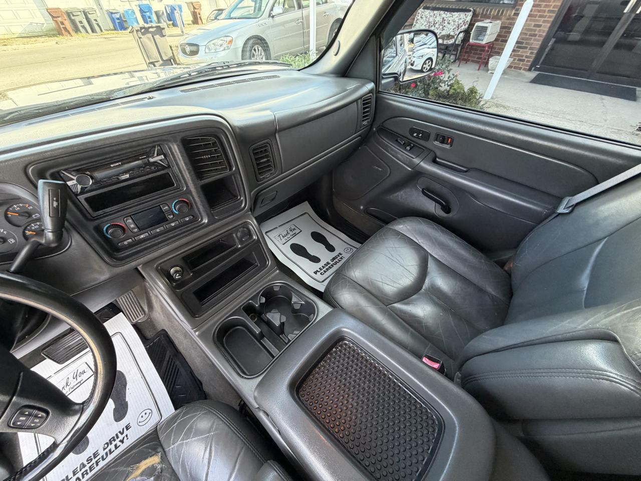 Chevrolet Avalanche 1500 5dr Crew Cab 130" WB 4WD Z71 2004