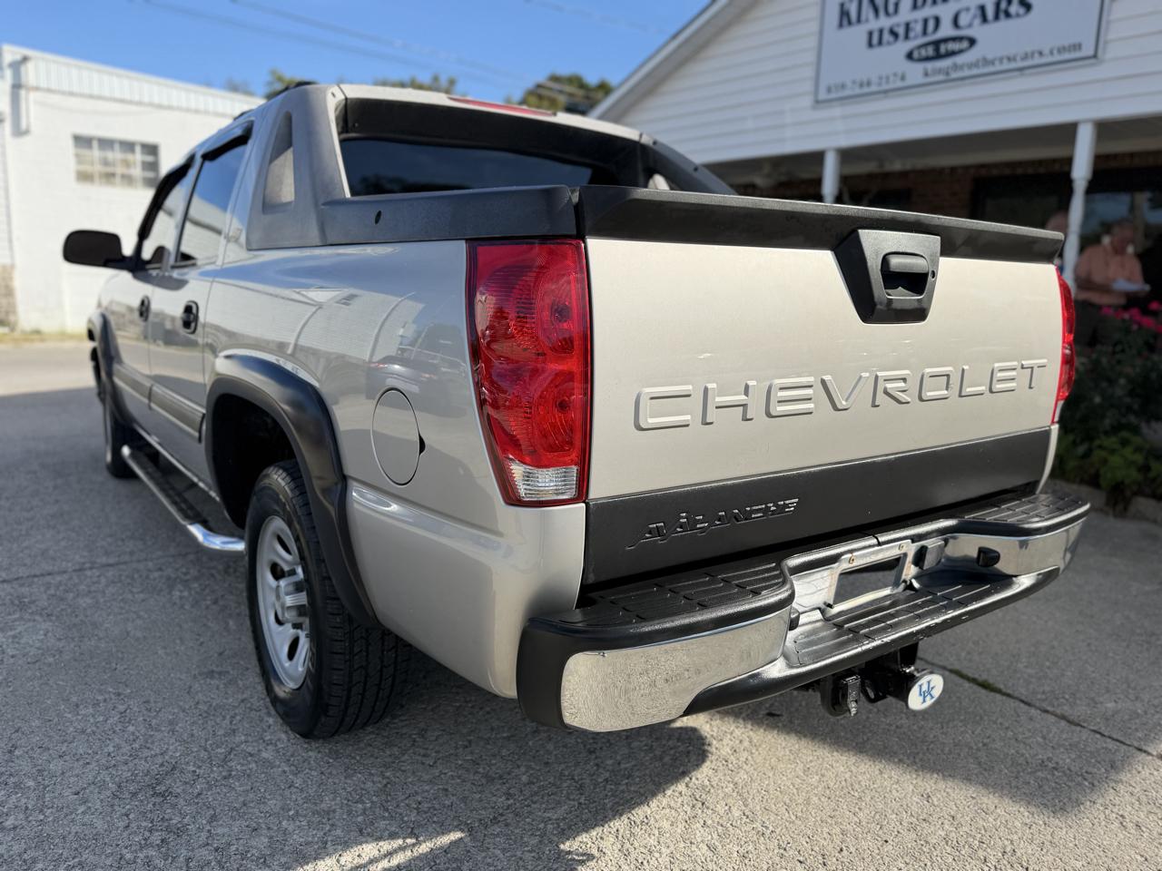 Chevrolet Avalanche 1500 5dr Crew Cab 130" WB 4WD Z71 2004