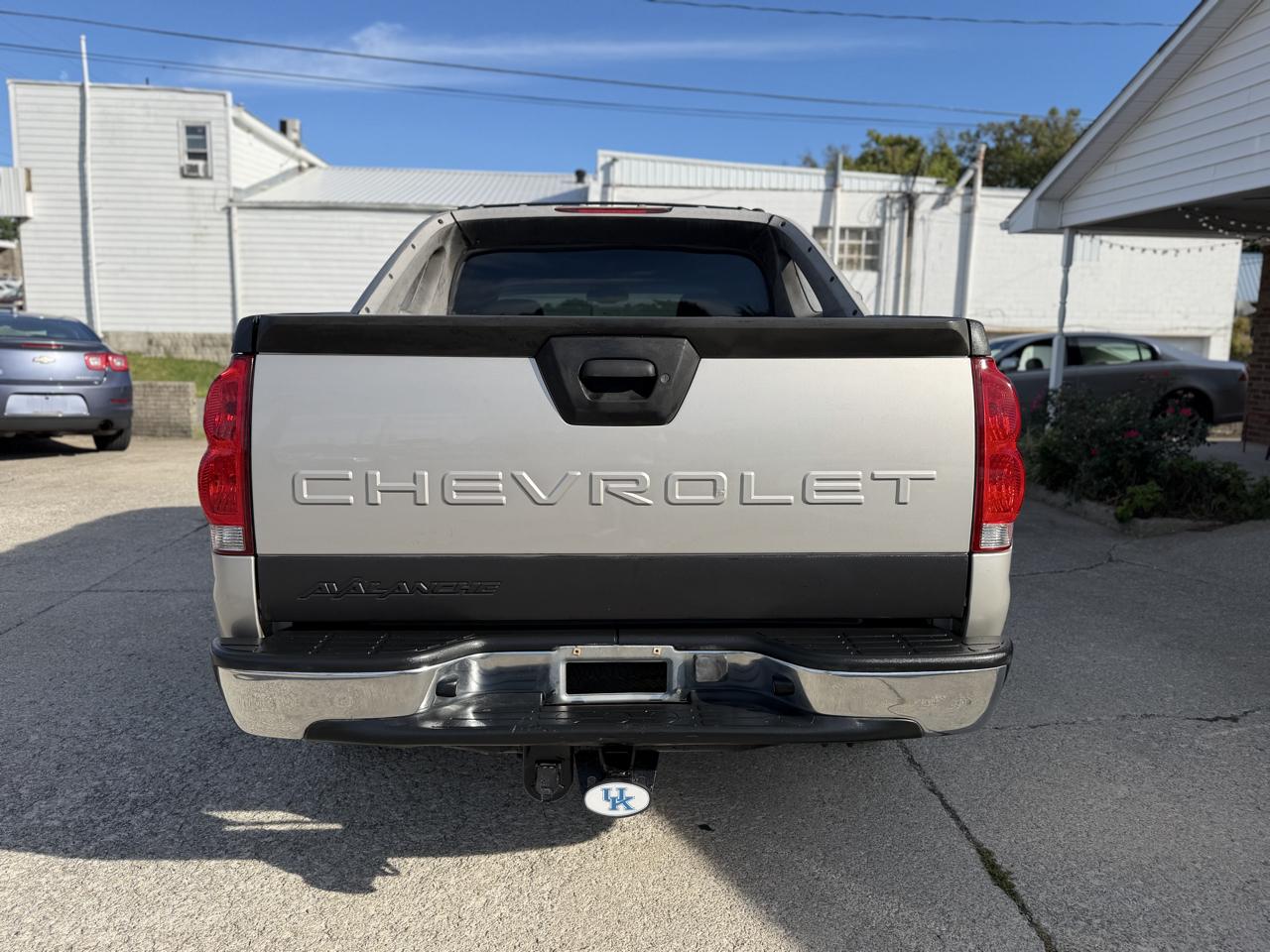 Chevrolet Avalanche 1500 5dr Crew Cab 130" WB 4WD Z71 2004
