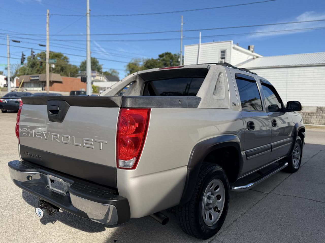 Chevrolet Avalanche 1500 5dr Crew Cab 130" WB 4WD Z71 2004