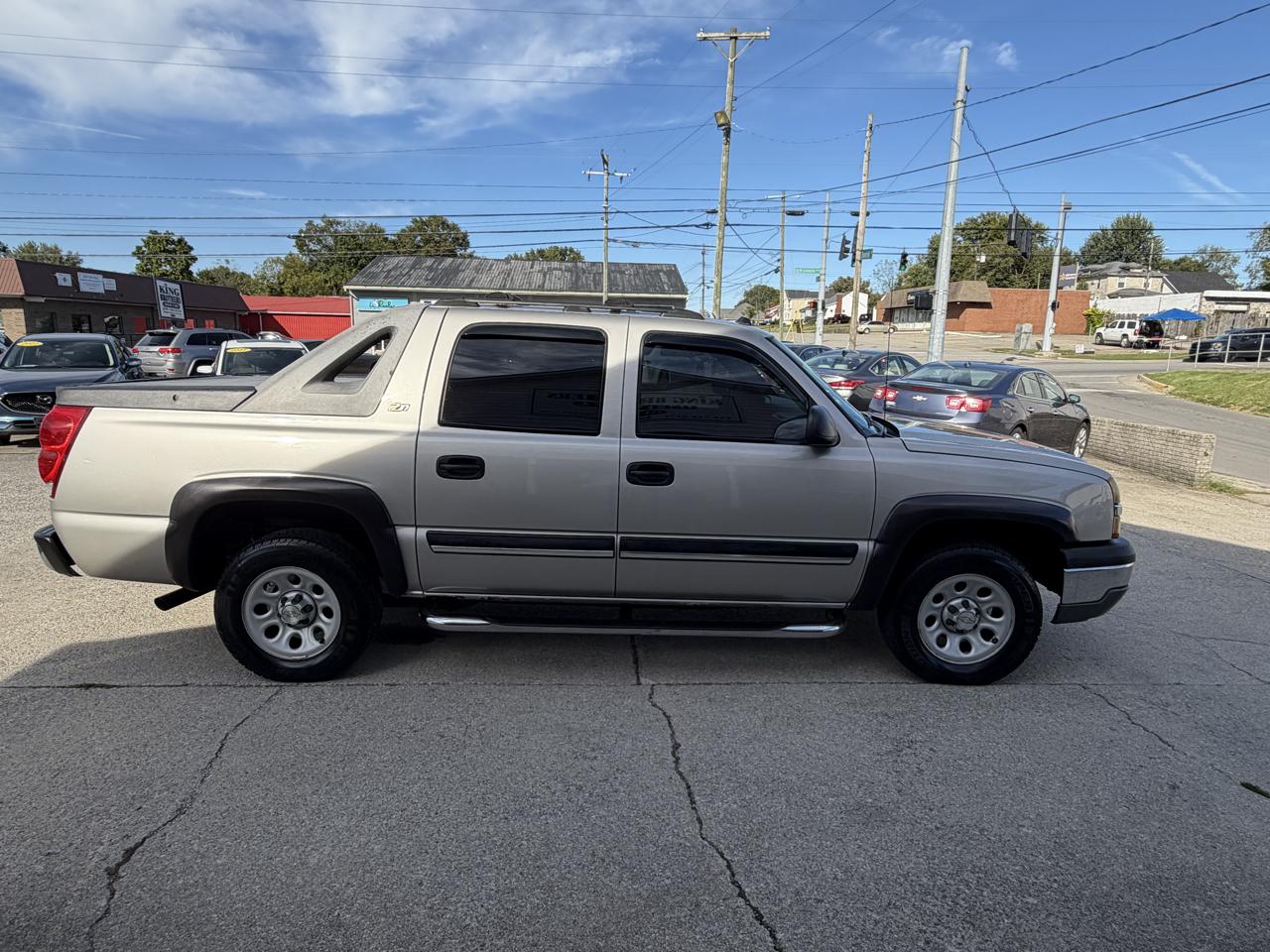 Chevrolet Avalanche 1500 5dr Crew Cab 130" WB 4WD Z71 2004